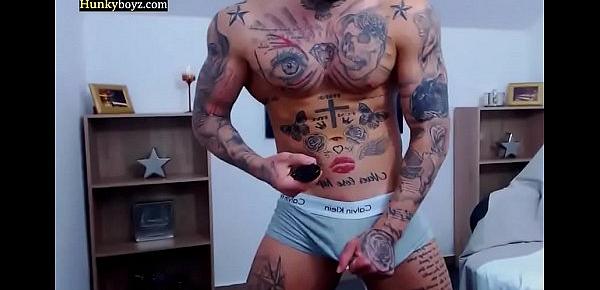  Hot Guy With Tattoos Masturbating ( No Audio )